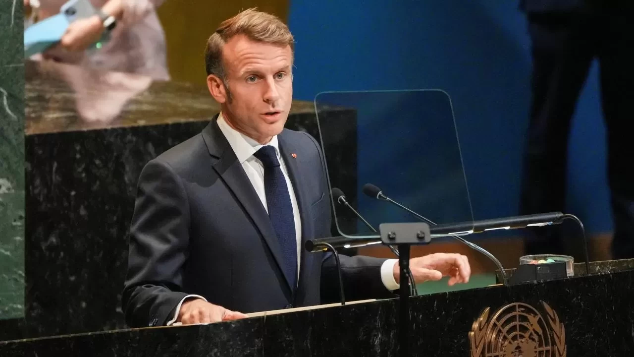 Fransa’da siyasi kriz derinleşiyor: Macron’a erken seçim ya da istifa çağrısı