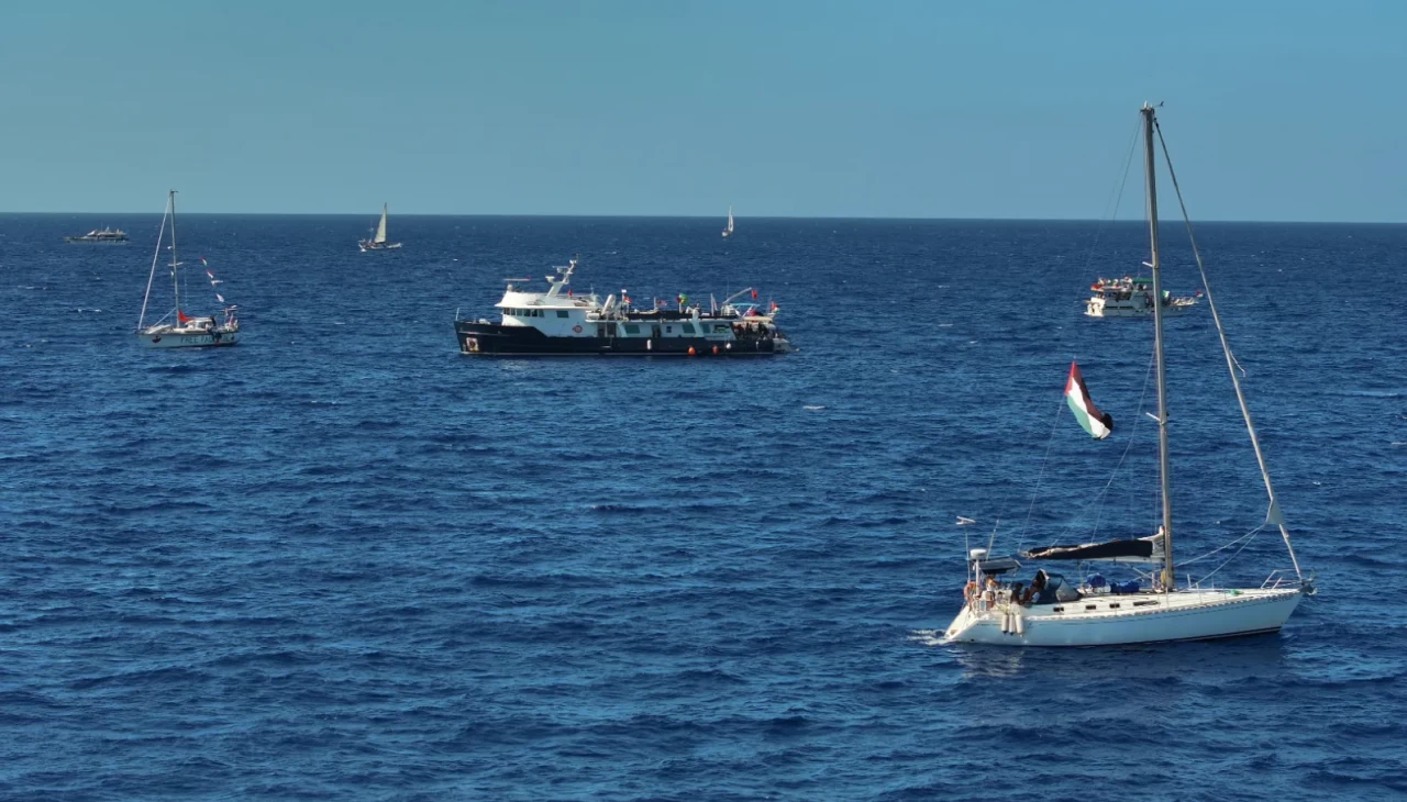Önce tehdit ettiler, sonra müdahale! İsrail, gemileri yasadışı şekilde ele geçirmeye başladı