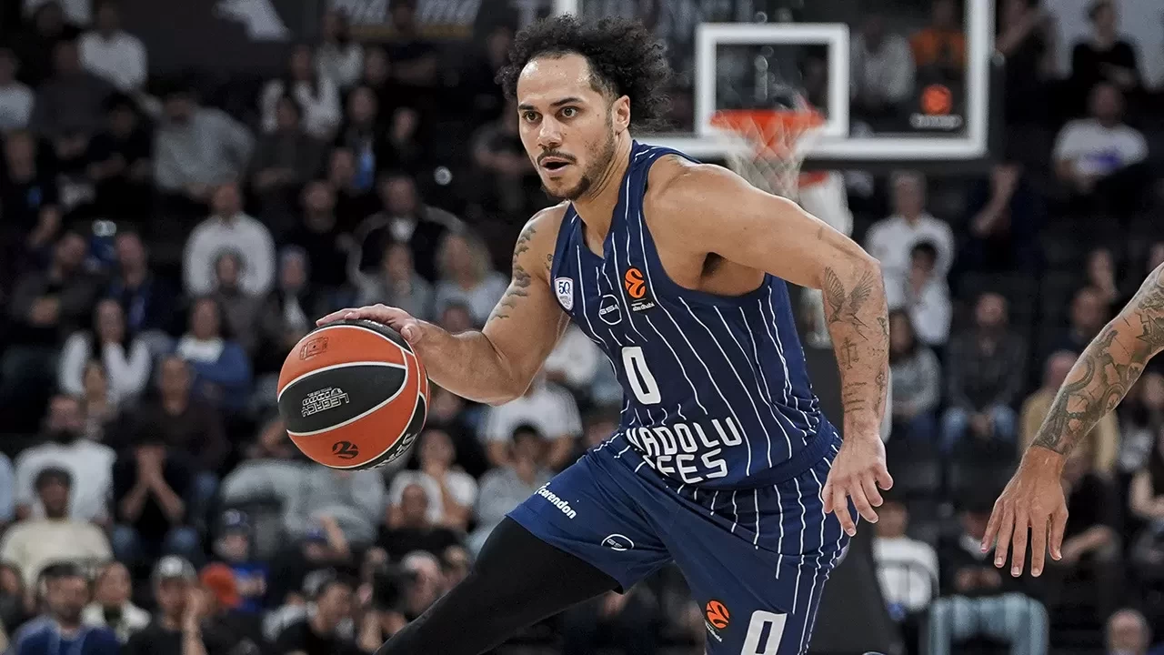 Anadolu Efes, EuroLeague’de Paris deplasmanında çıkış arıyor