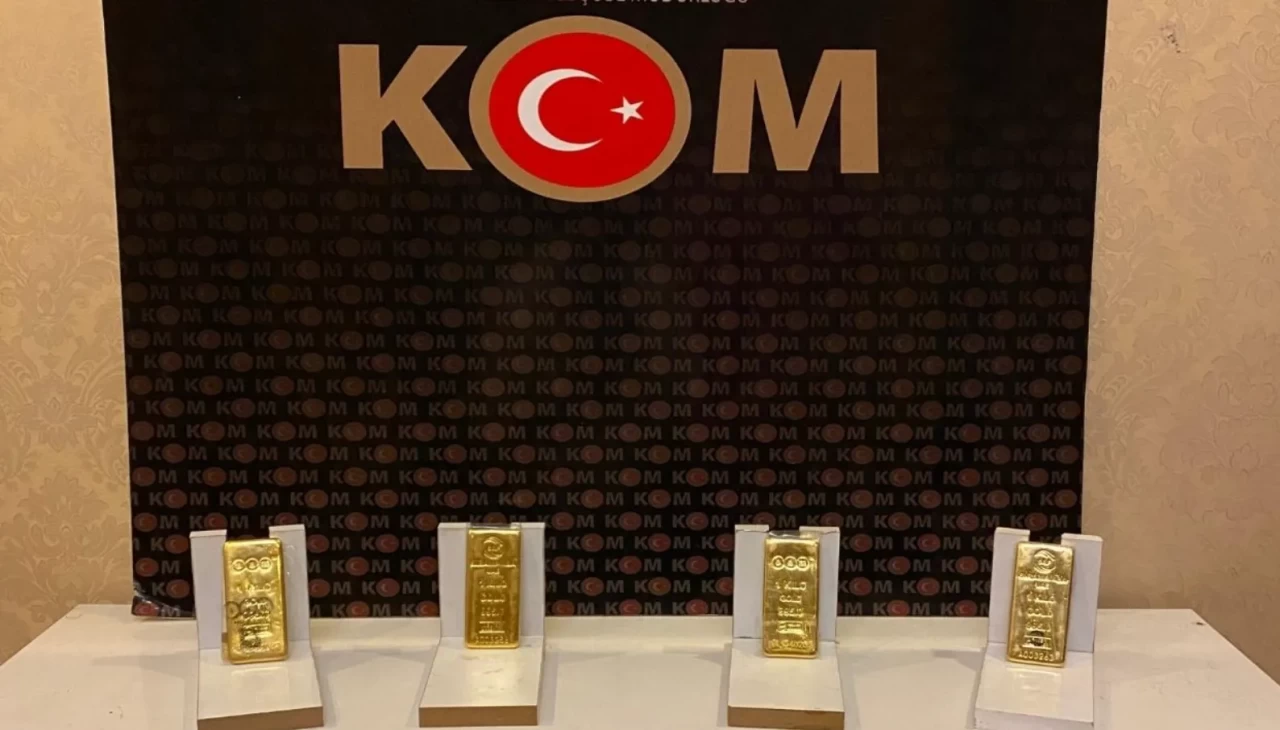 Arabadan servet çıktı! Osmaniye’de 7 kilo külçe altın ele geçirildi