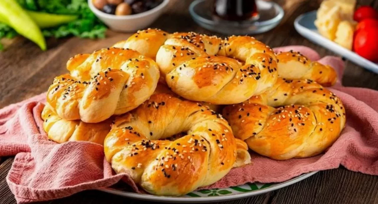 MasterChef’ten Pastanecilerden Gizli Tarif: Balon Gibi Kabaran Tereyağlı Açma!