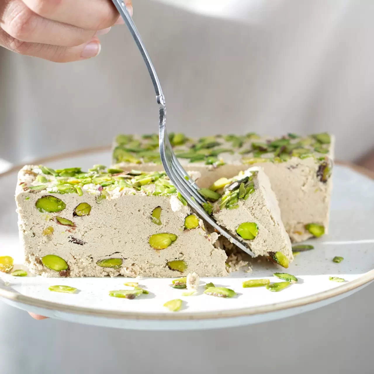 Tahin Helvası Kaç Kalori? Besin Değerleri ve Faydaları