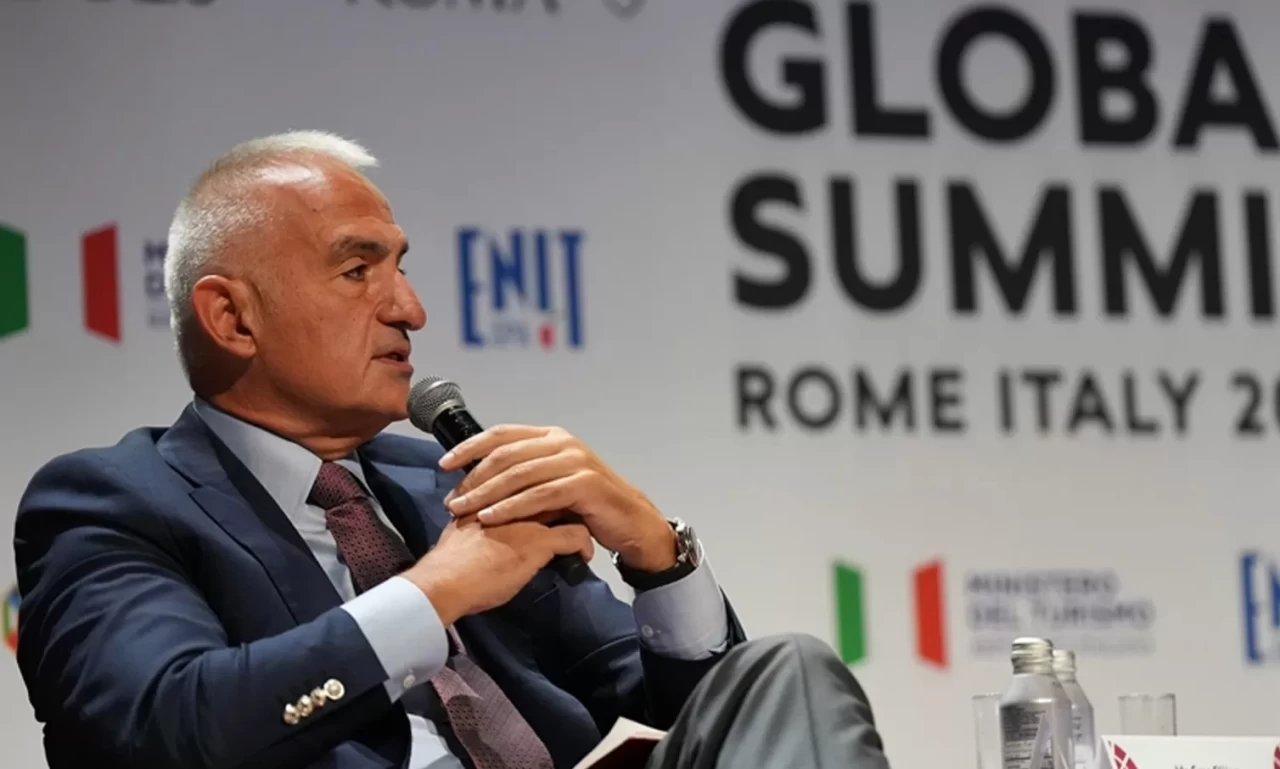 Bakan Ersoy’dan YTB Gala’sında Çarpıcı Açıklama: “Sanattan Bilime, Siyasetten Medyaya Türkiye Mezunları Tek Çatı Altında!”