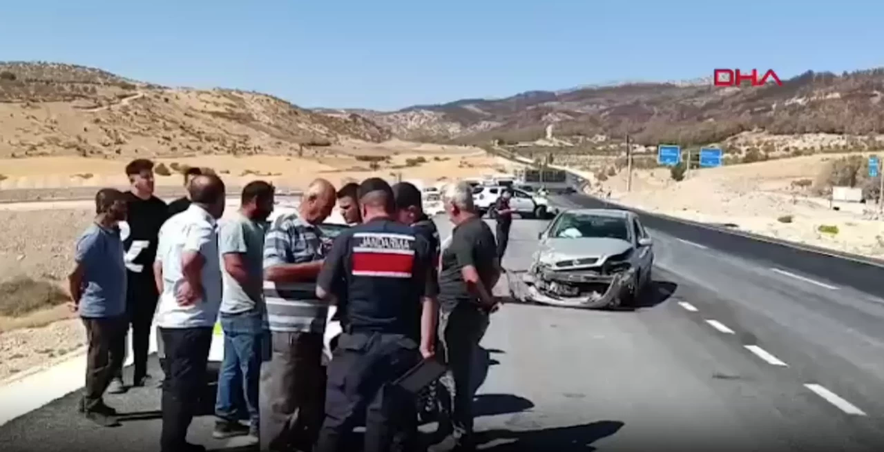Adıyaman'da otomobiller çarpıştı: 5 yaralı