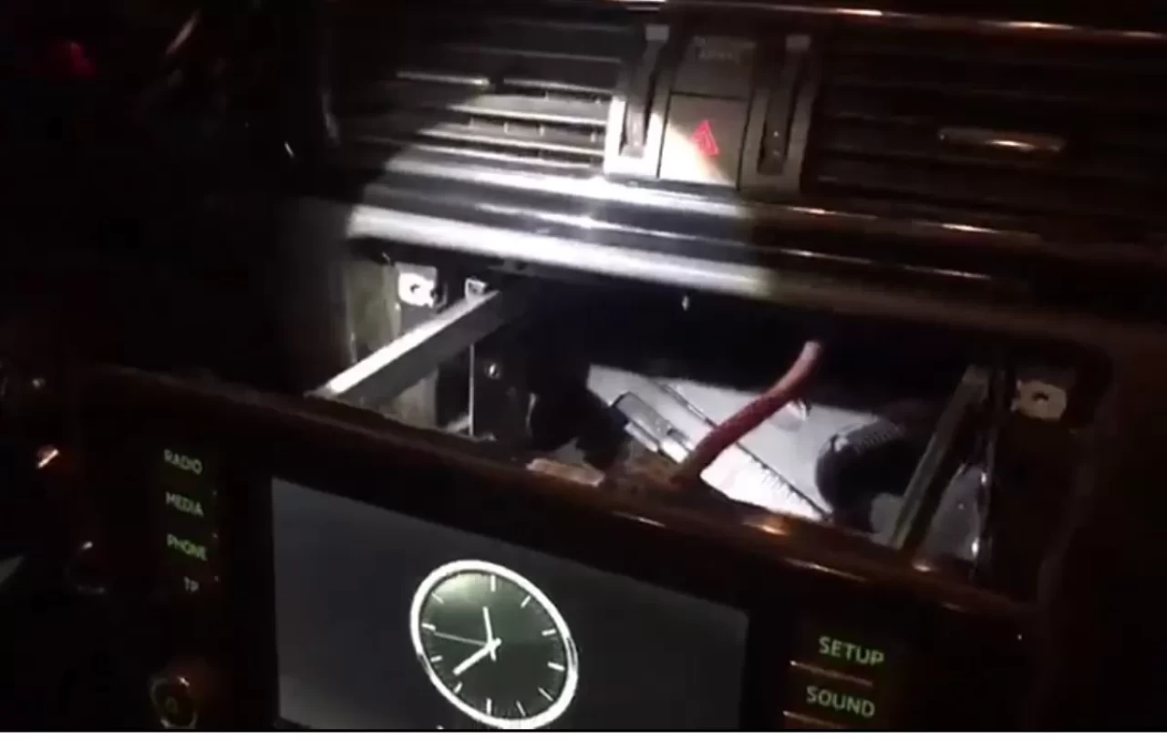 İzmir’de şok operasyon: Zulacının polisi bile şaşırtan gizli düzeneği ortaya çıktı!