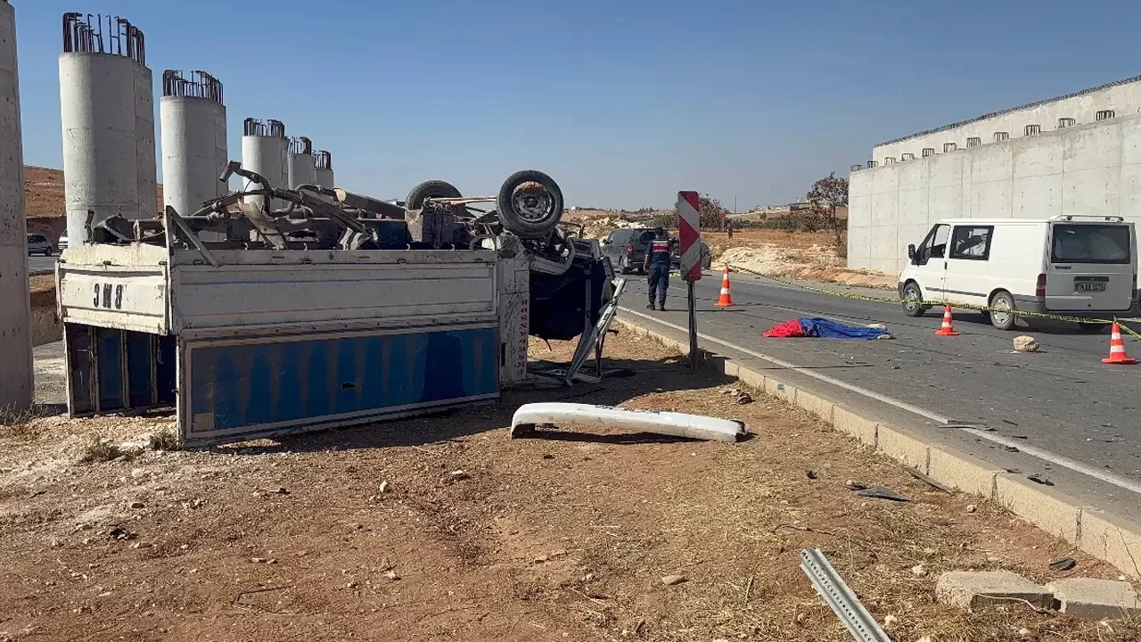 Gaziantep'te otomobille kamyonet çarpıştı: 1 ölü 1 yaralı