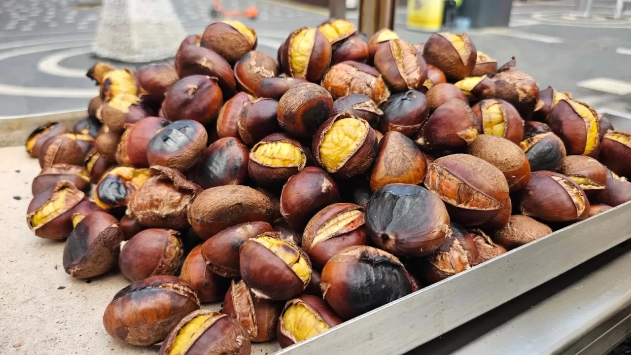 Kestane tezgahlarda yerini aldı