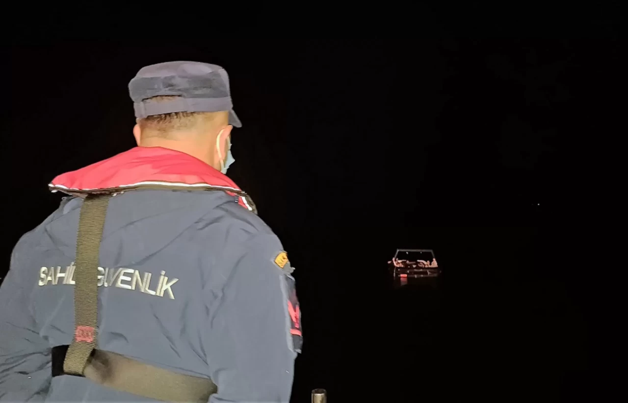 Yunanistan, 18’i çocuk 46 düzensiz göçmeni ölüme terk etti