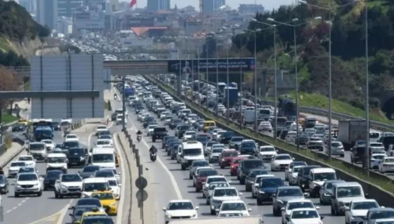 15 Temmuz Şehitler Köprüsü, Fatih Sultan Mehmet Köprüsü ve Avrasya Tüneli’nde yoğun trafik