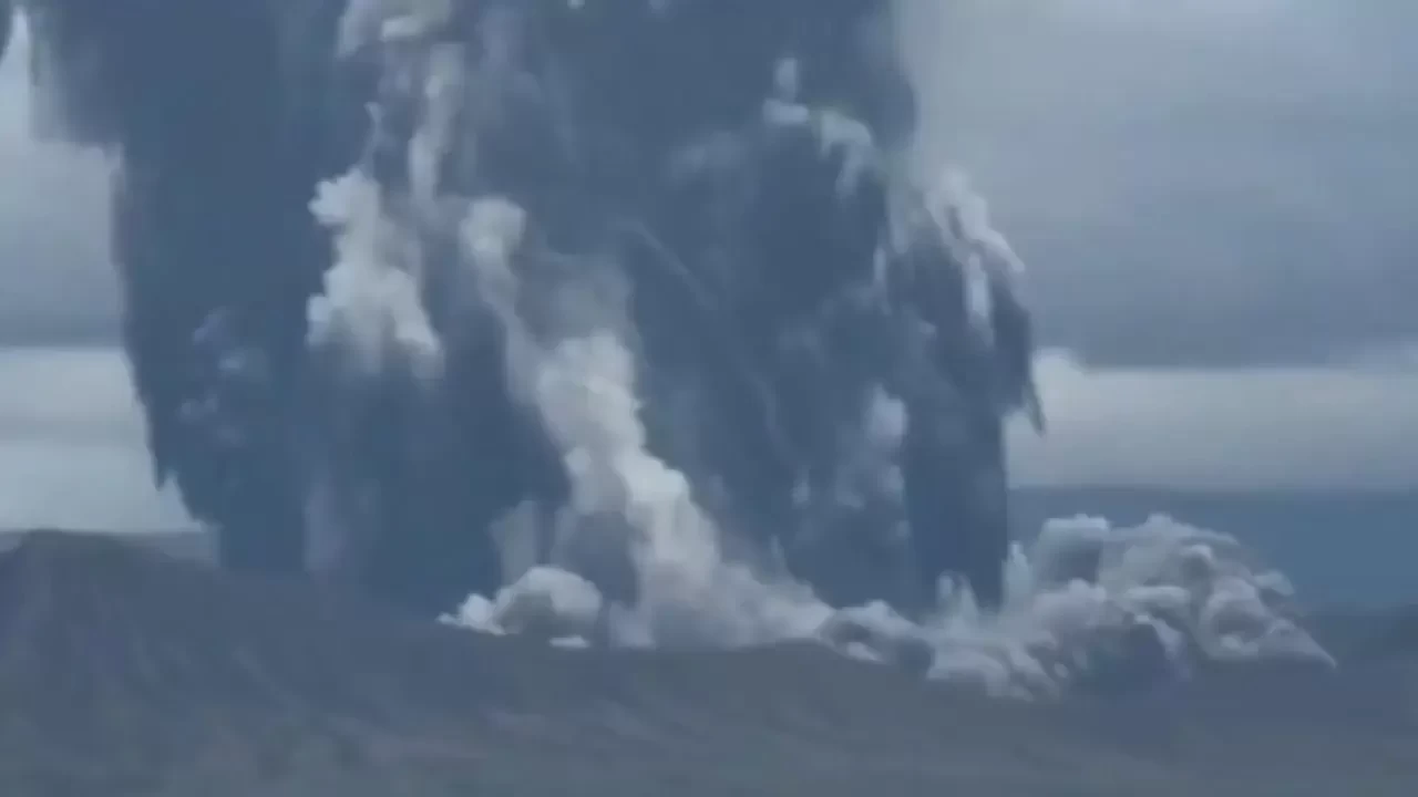 Filipinler'de Kanlaon Yanardağı'nda patlama meydana geldi