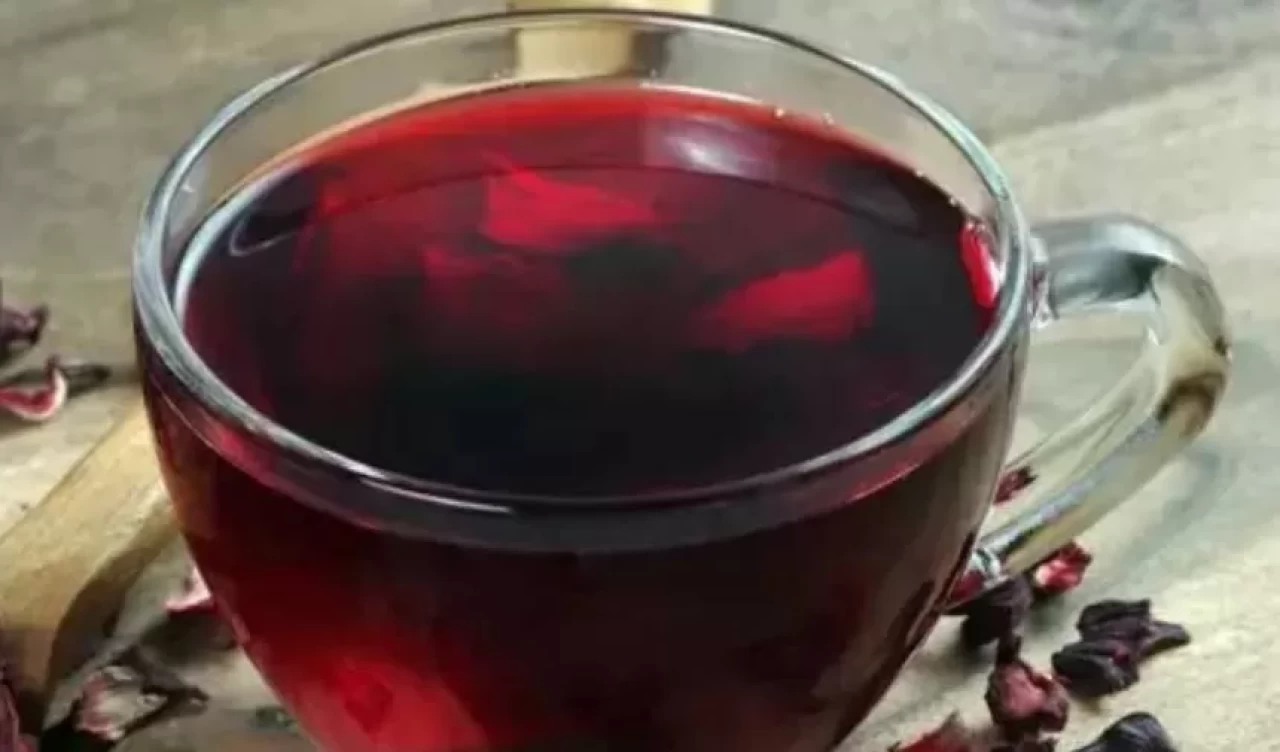 Anne adayları dikkat! Hibiskus çayı düşüğe yol açabilir