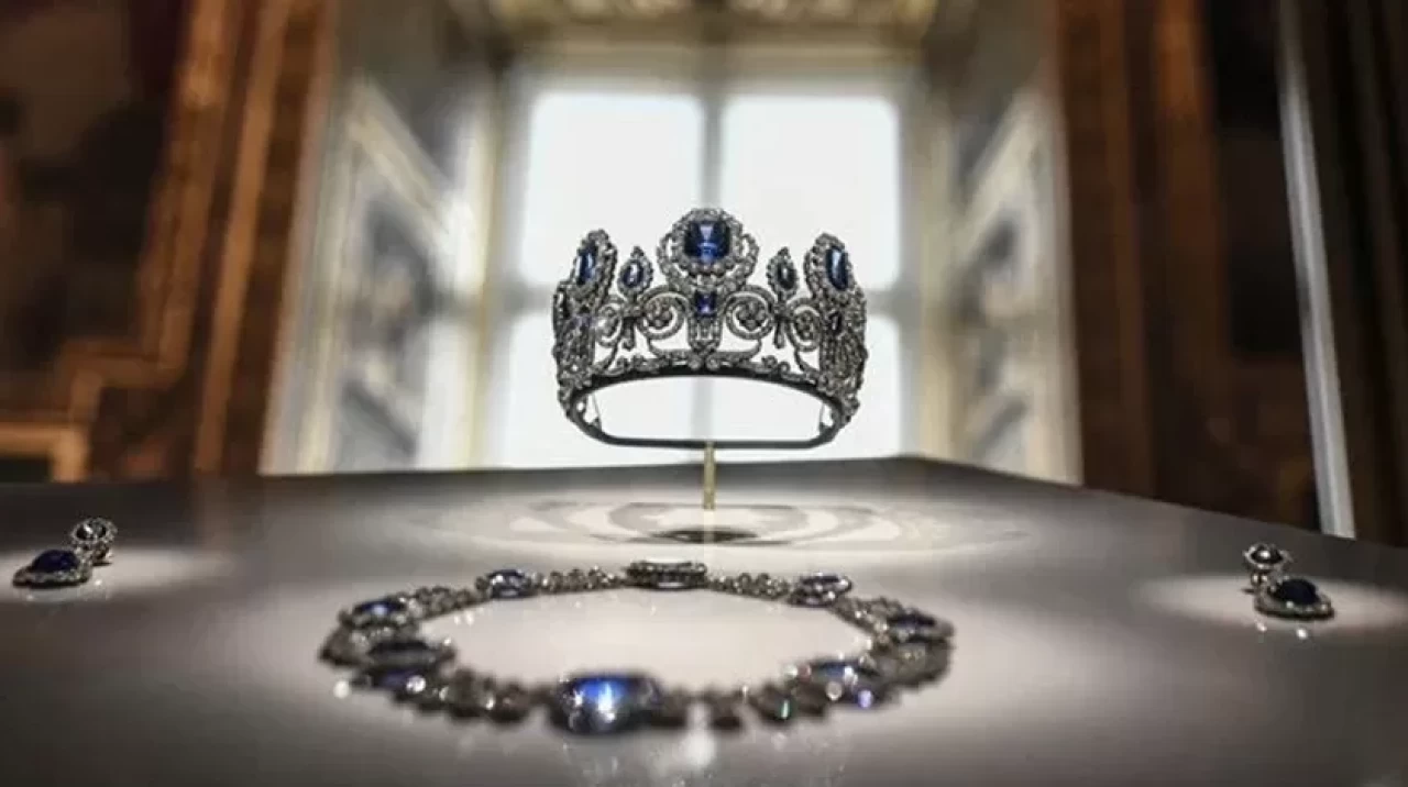 Kaçmak üzereyken yakalandı: Louvre Müzesi soygununda iki şüpheli gözaltında