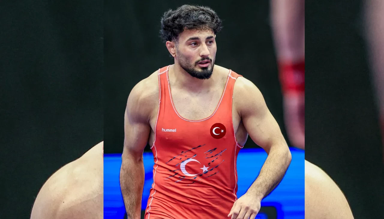 Milli güreşçi Muhammed Halit Özmuş’tan Dünya Şampiyonası’nda gümüş madalya