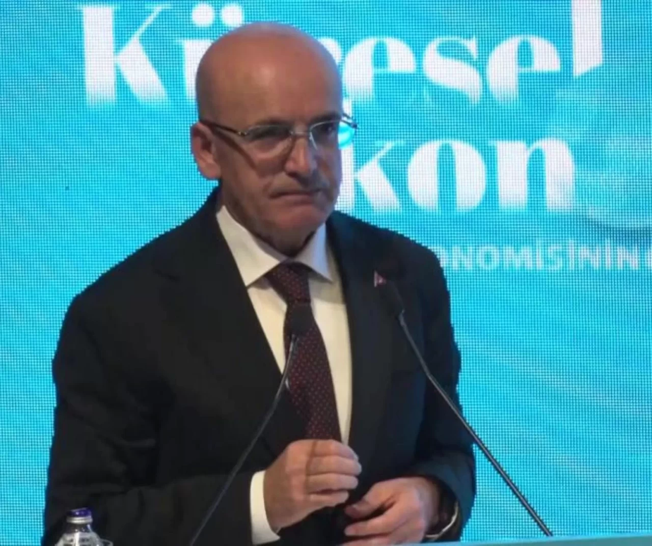 Bakan Şimşek’ten 2026 mesajı: “Güçlü bir şekilde dezenflasyonu sürdüreceğiz”