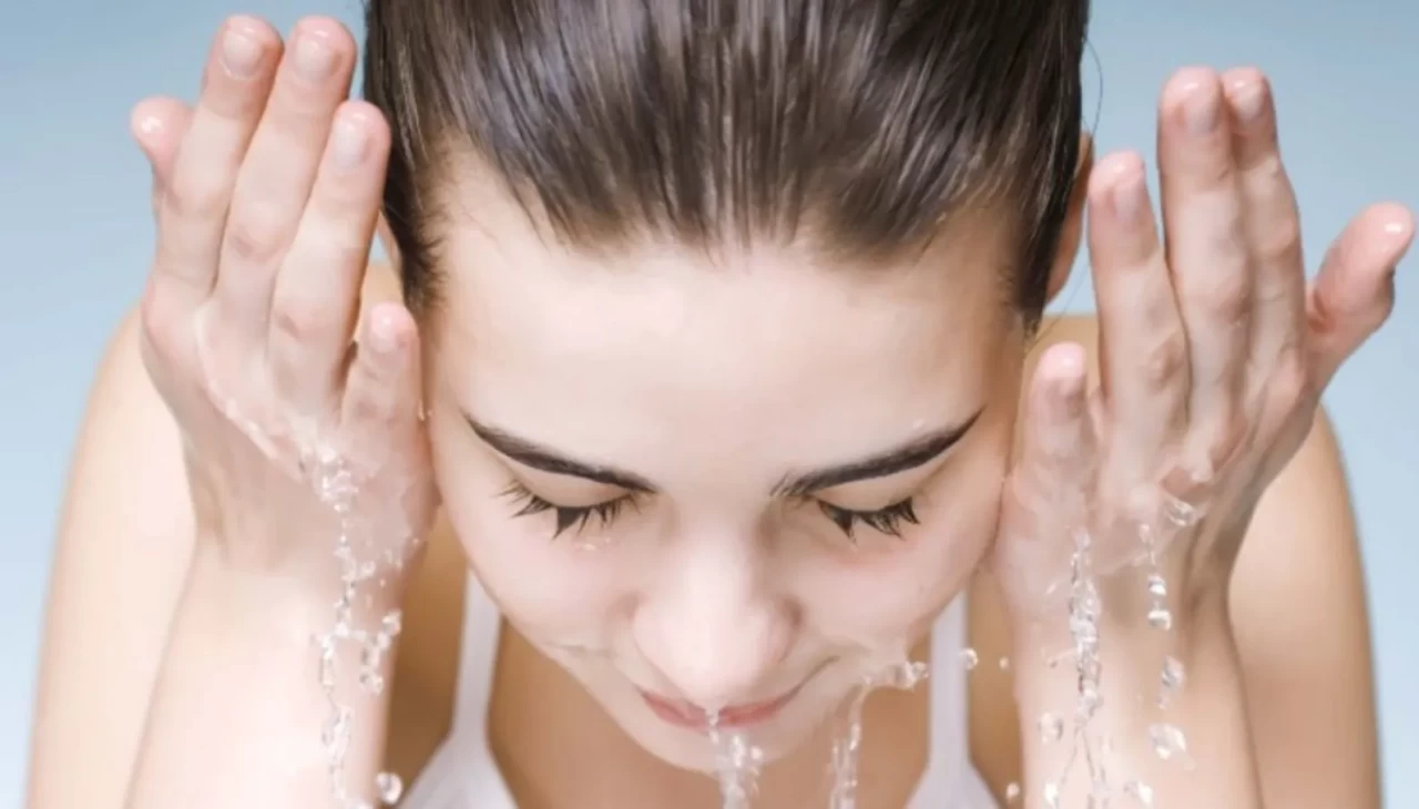 Her gün yüz yıkayanlar dikkat! Bakın nasıl bir zararı varmış