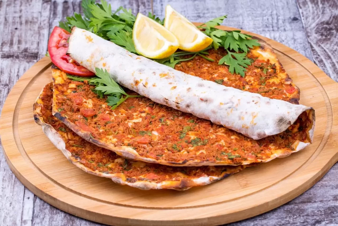 Lahmacun Kaç Kalori? 1 Adet, Fındık ve Büyük Boy Lahmacun Kalori Değerleri