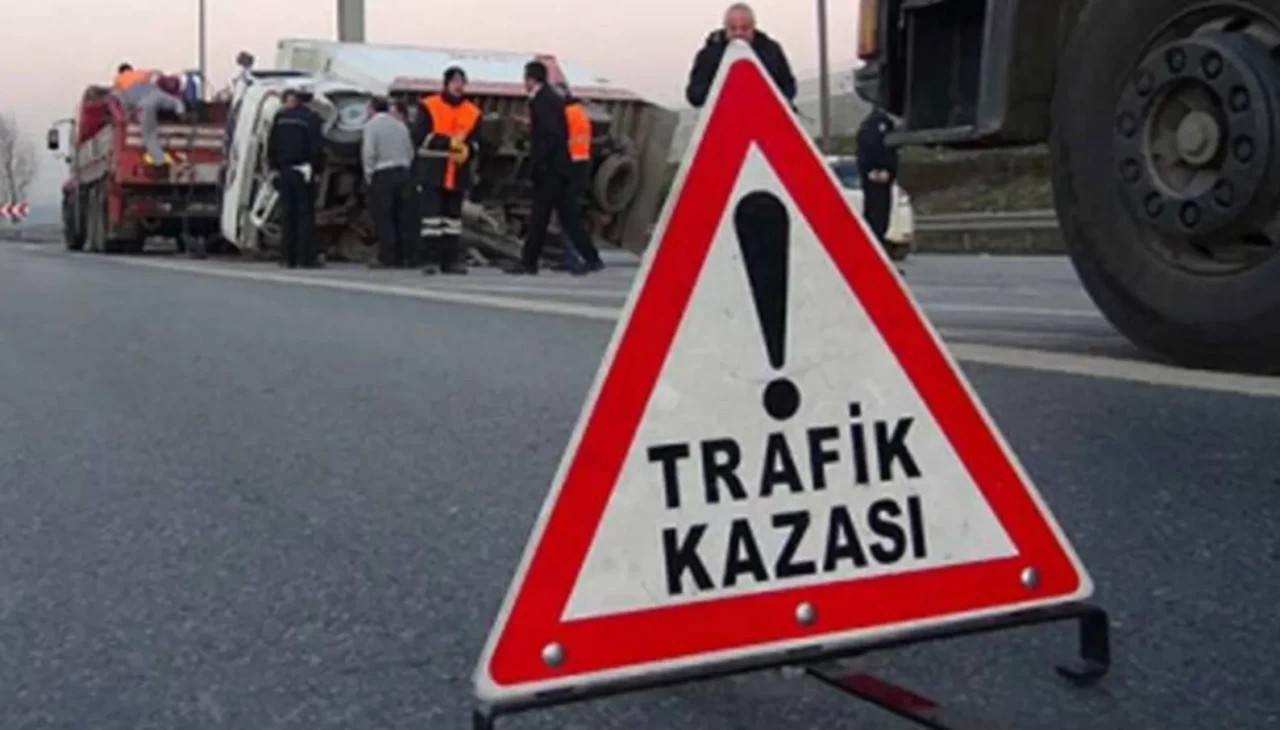 Uşak’ta tamir etmeye çalıştığı tırın altında kalan sürücü hayatını kaybetti