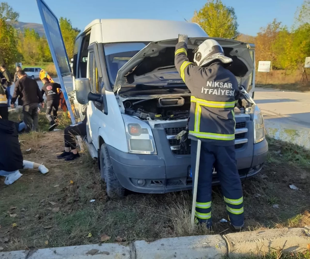 Tokat’ta işçi servisi ile minibüs çarpıştı: 10 yaralı