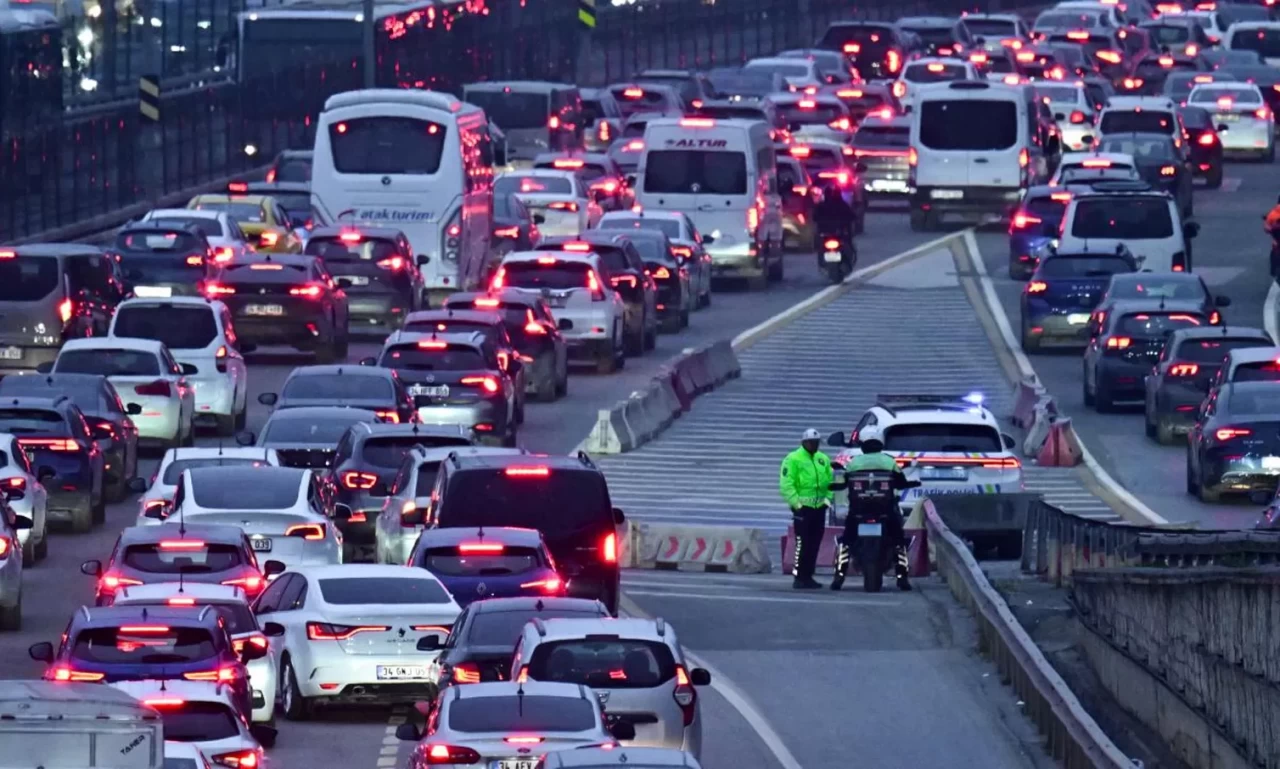 İstanbul'da trafik yoğunluğu yüzde 83'e ulaştı