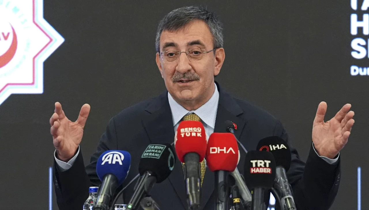 Cumhurbaşkanı Yardımcısı Cevdet Yılmaz'dan muhalefete cevap: Ayinesi iştir kişinin lafa bakılmaz