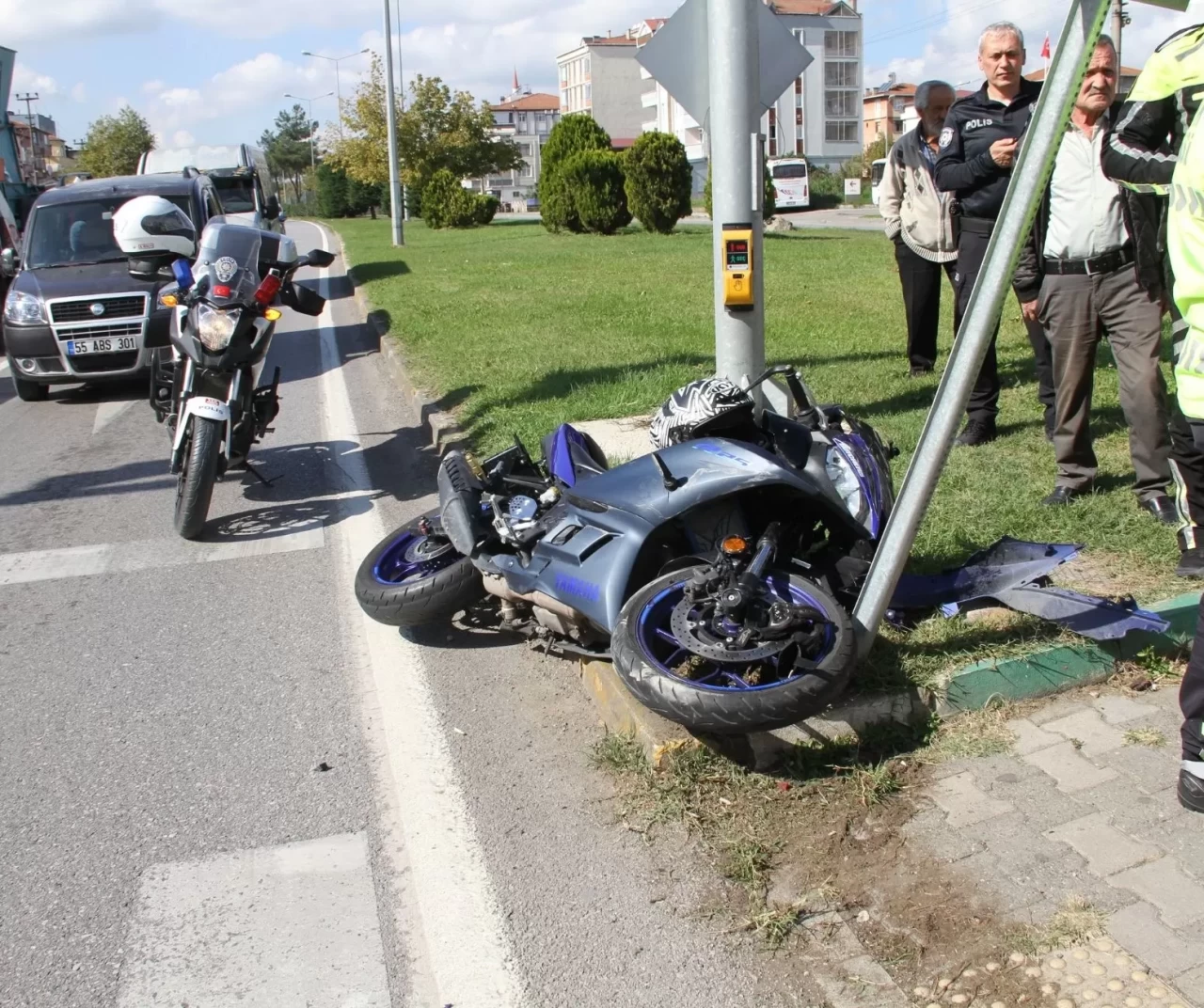 Çarşamba’da otomobil ile motosiklet çarpıştı: 2 yaralı