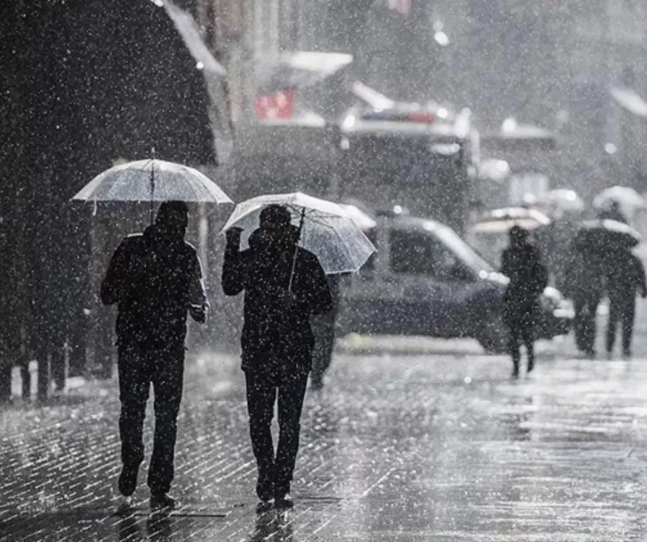 Meteoroloji'den sağanak yağış uyarısı: 4 il için 'sarı' alarm verildi