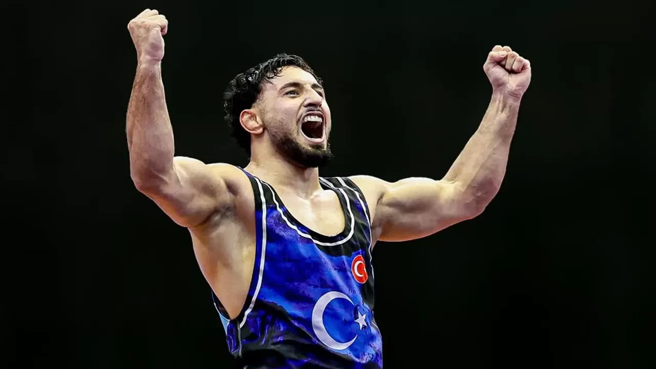 Milli güreşçiler 23 Yaş Altı Dünya Şampiyonası’nı 7 madalyayla tamamladı