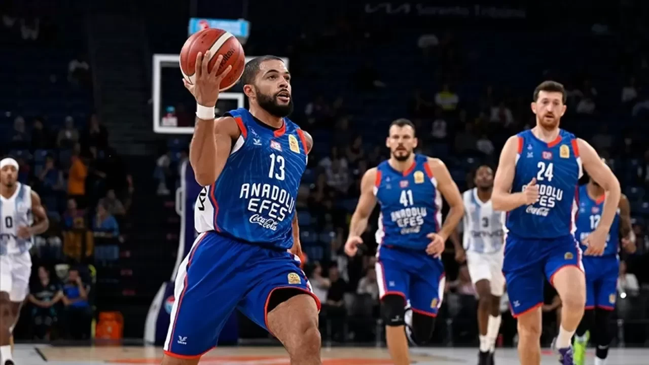 Anadolu Efes, Avrupa Ligi'nde yarın Partizan'a konuk olacak