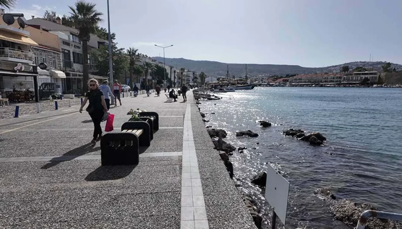 Foça selin yaralarını sarıyor: Zarar gören vatandaşlara ödemeler başladı