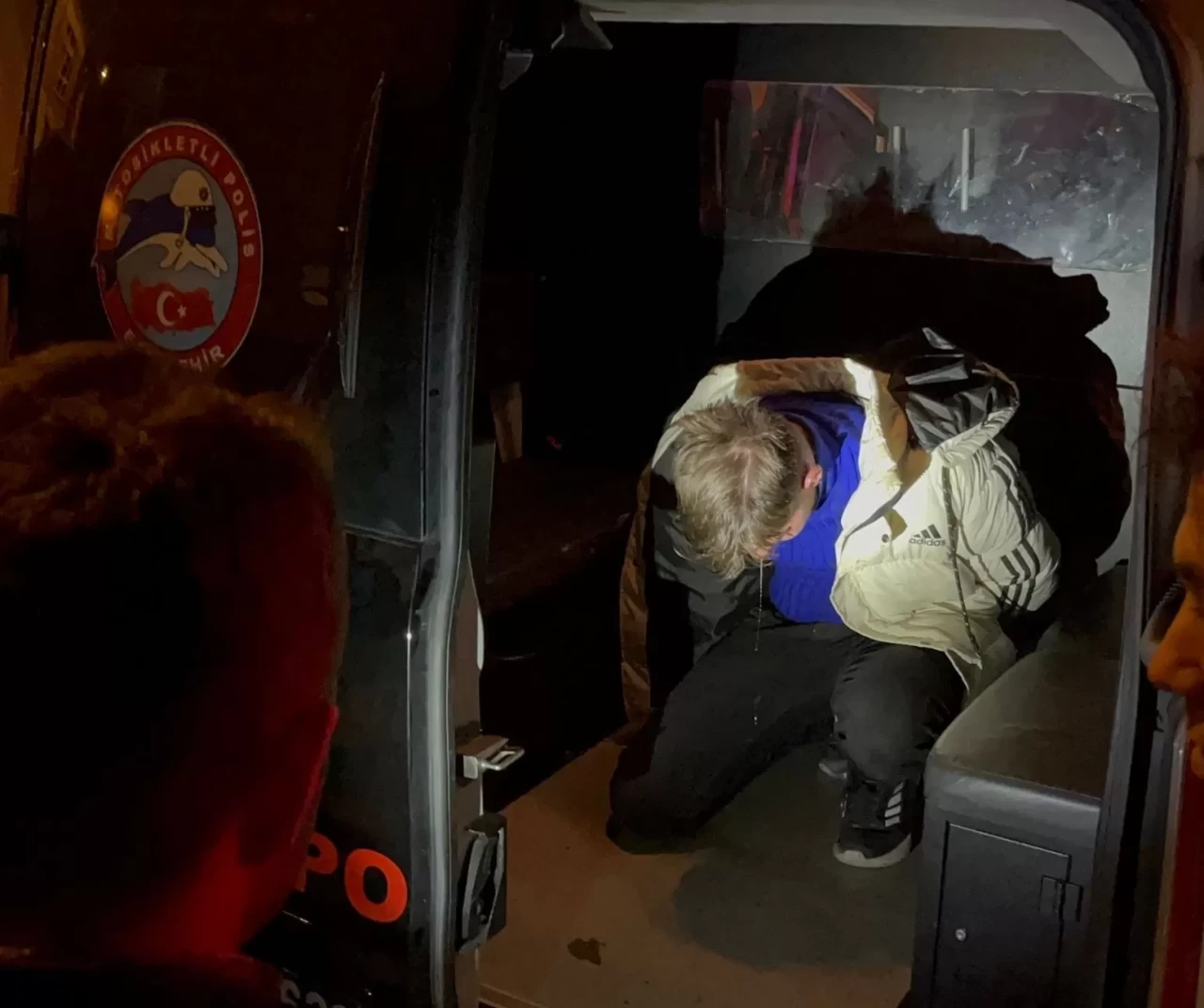 Eskişehir’de polis tarafından durdurulmaya çalışılan ehliyetsiz sürücü ve babasına 57 bin TL ceza