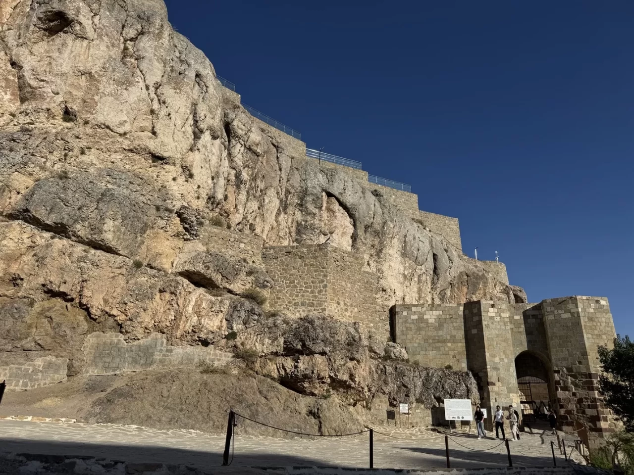 Harput Kalesi'ndeki Roma Dönemi gizli geçit restore edildi! Geçmişe yolculuk başlıyor