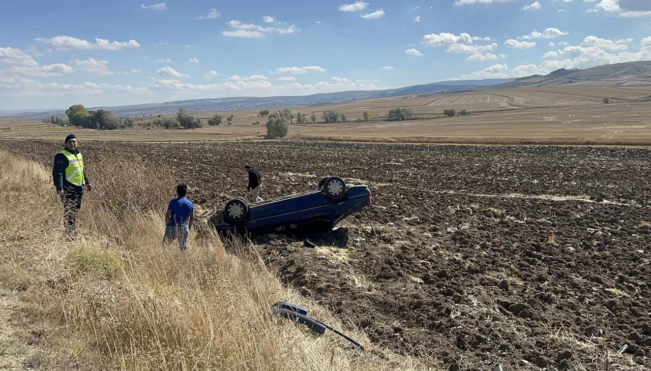 Çorum'da devrilen otomobildeki 4 kişi yaralandı