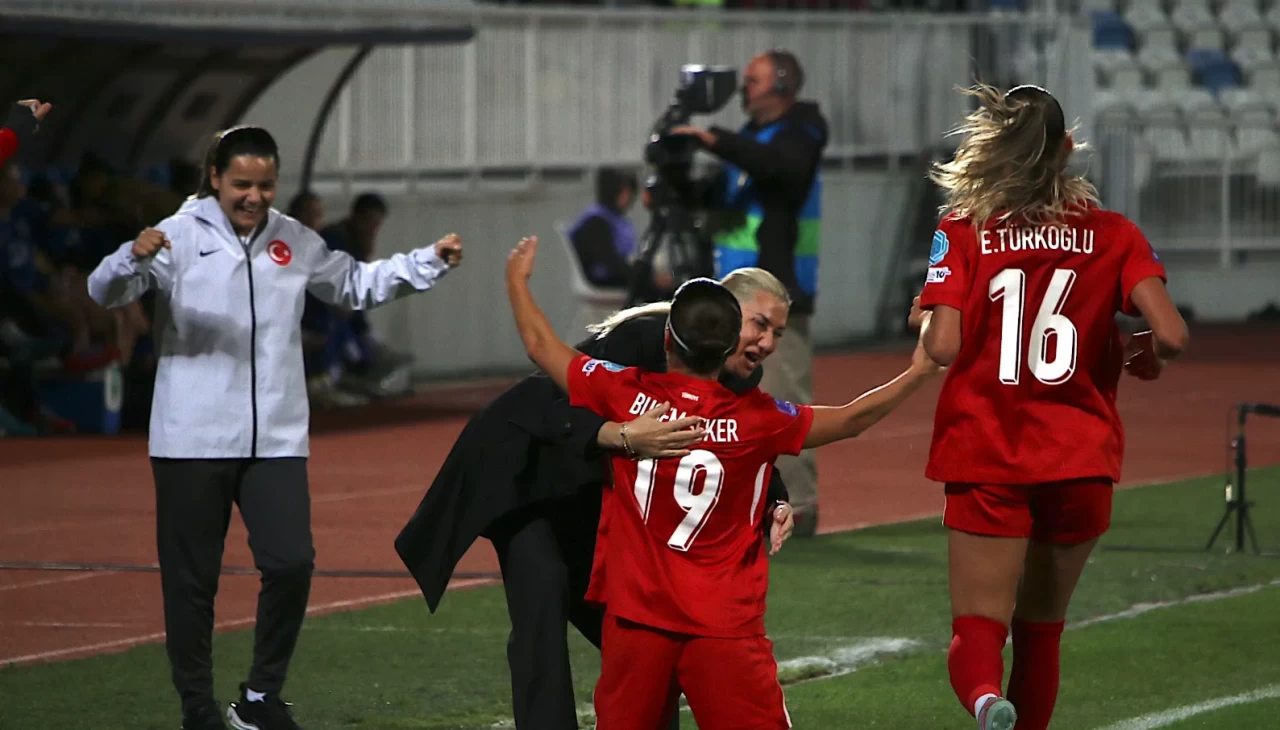 A Milli Kadın Futbol Takımı, Kosova'yı farklı yendi