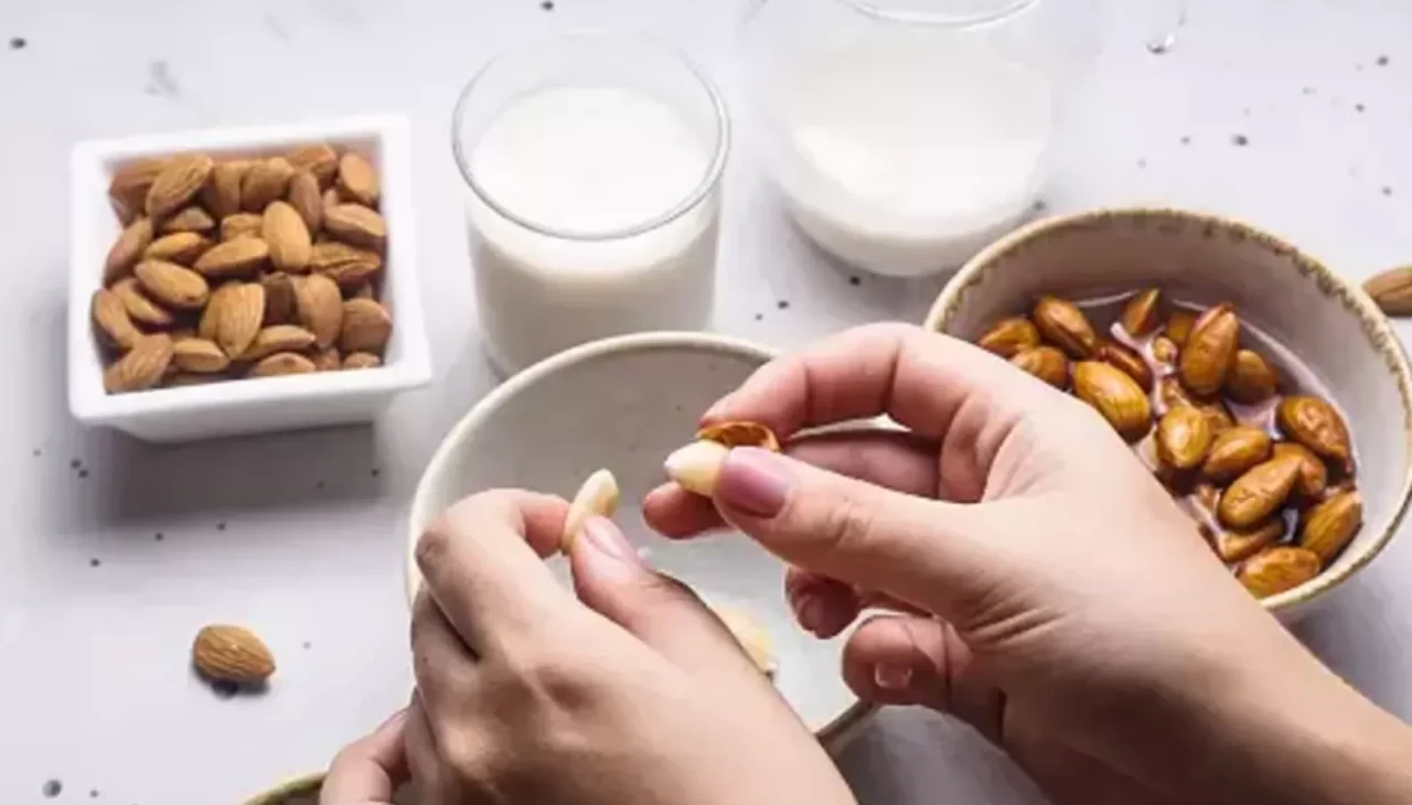 Badem nasıl kolay soyulur? En pratik 3 yöntem!