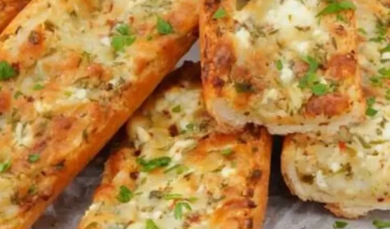 Kahvaltıların yıldızı! Sarımsaklı ekmek nasıl yapılır?