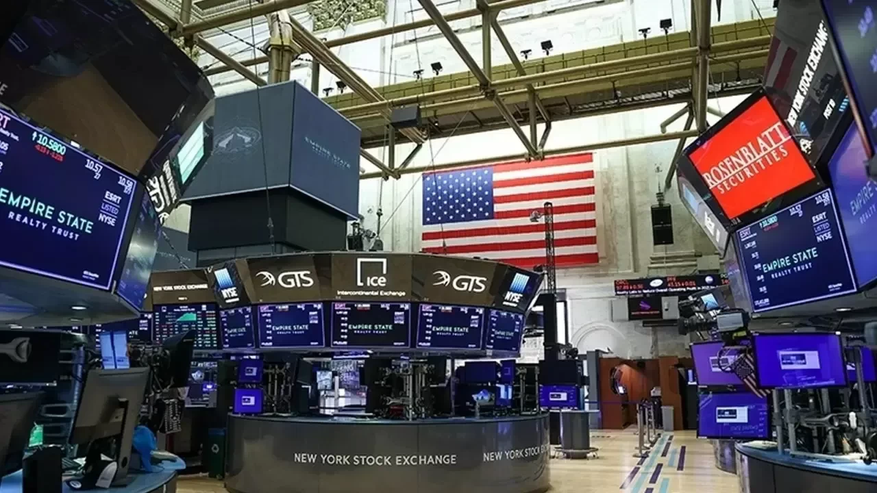 New York borsası karışık seyirle kapandı: Dow Jones geriledi Nasdaq yükseldi