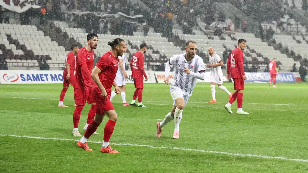 Elazığspor evinde kazandı | Maç Sonucu: Elazığspor 2-0 Karaman FK