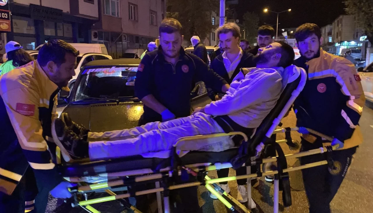 Bursa’da seyir halindeyken rahatsızlanan sürücü refüje çarptı