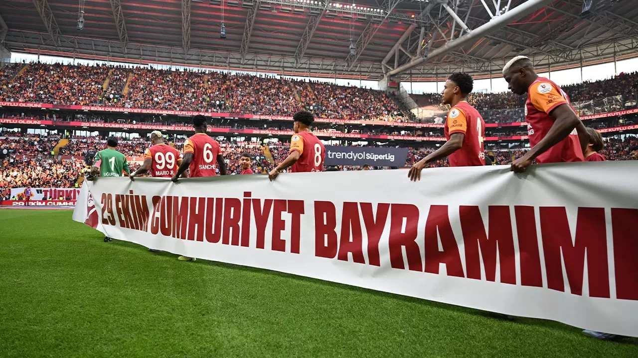 Galatasaray’dan Cumhuriyet Bayramı’na özel kutlama: Göztepe maçında anlamlı detaylar