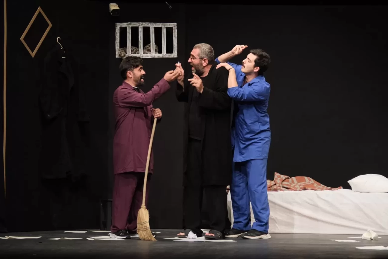 Erzurum Şehir Tiyatrosu, Adana’da Erzurum kültürünü sahneye taşıdı