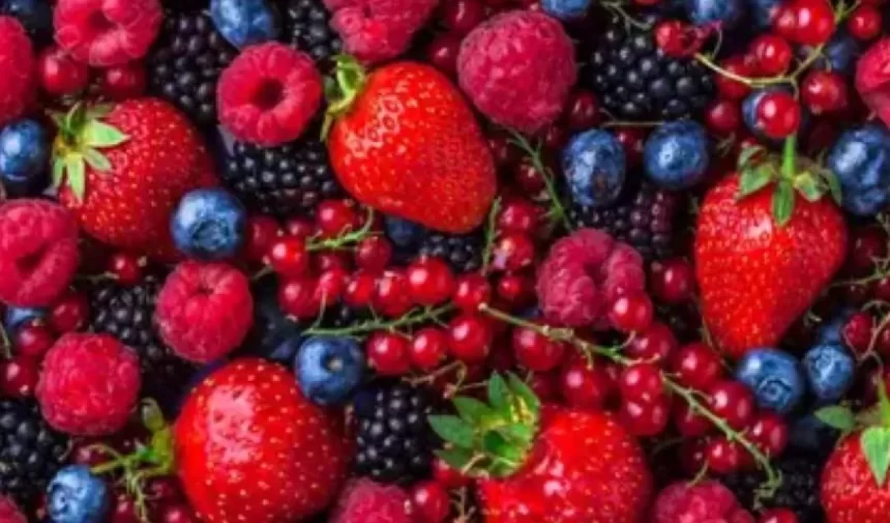 Bu meyveleri yerseniz cildiniz 10 yaş gençleşir