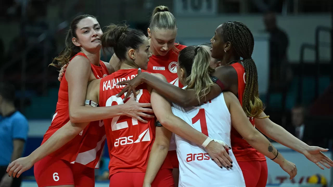 Aras Spor, Kupa Voley'de Nilüfer Belediyespor’u yenerek çeyrek finale yükseldi