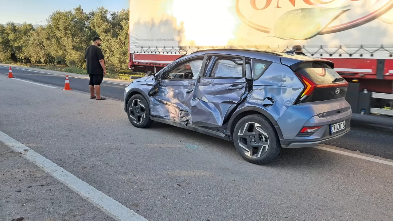 Orhangazi-İznik yolunda U dönüşü kazası: Kamyon sürücüsü yaralandı