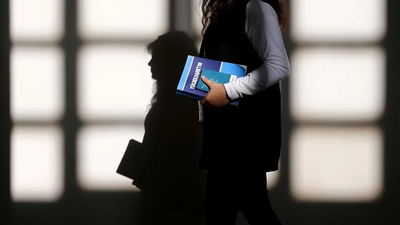 YÖK Başkanı Özvar duyurdu! Üniversite 3 yılda bitirilebilecek