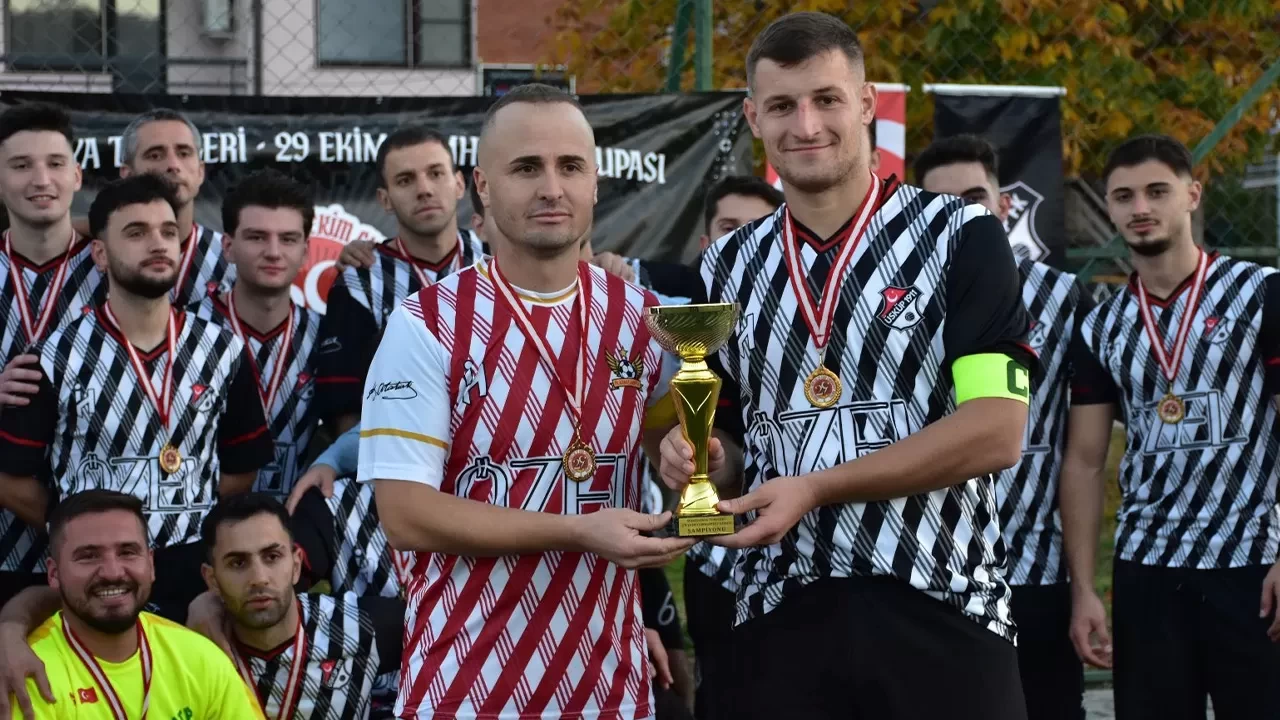 Makedonya’da Cumhuriyet coşkusu sahaya taşındı