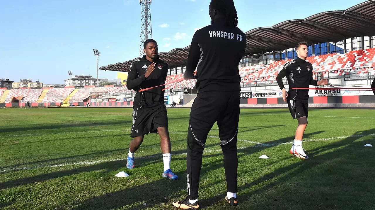 Vanspor’un Kamerunlu forveti Ivan Cedric: “Kendime kızgınım, kaçırdığım pozisyonlar gol olabilirdi”
