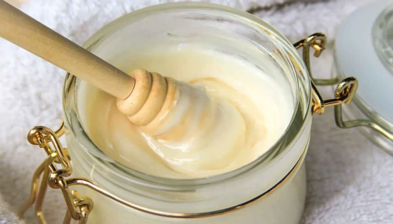 Klasik balı unutun! Beyaz balın bir kaşığıyla bedeniniz şifa bulacak