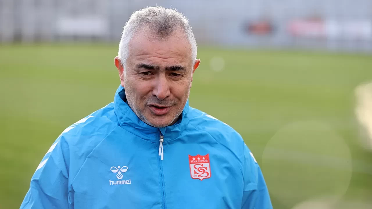 Sivasspor Teknik Direktörü Mehmet Altıparmak: “Hedefimiz play-off potasına girmek”