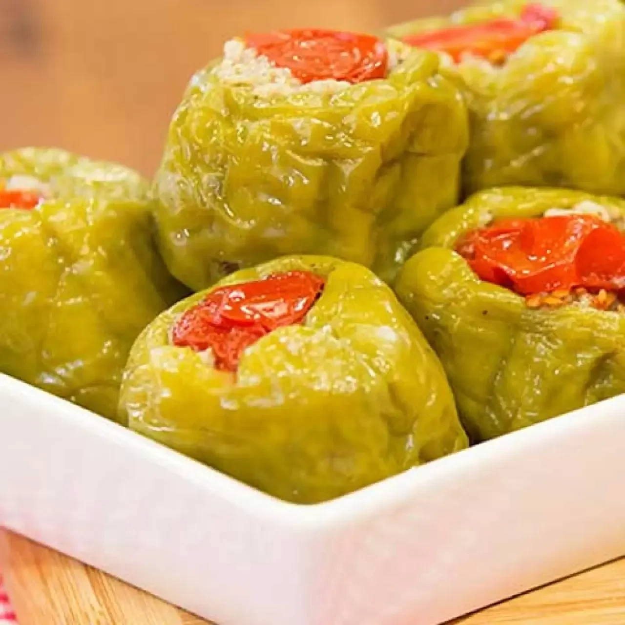 Biber Dolması Kaç Kalori? Etli ve Zeytinyağlı Dolmanın Kalori Değerleri