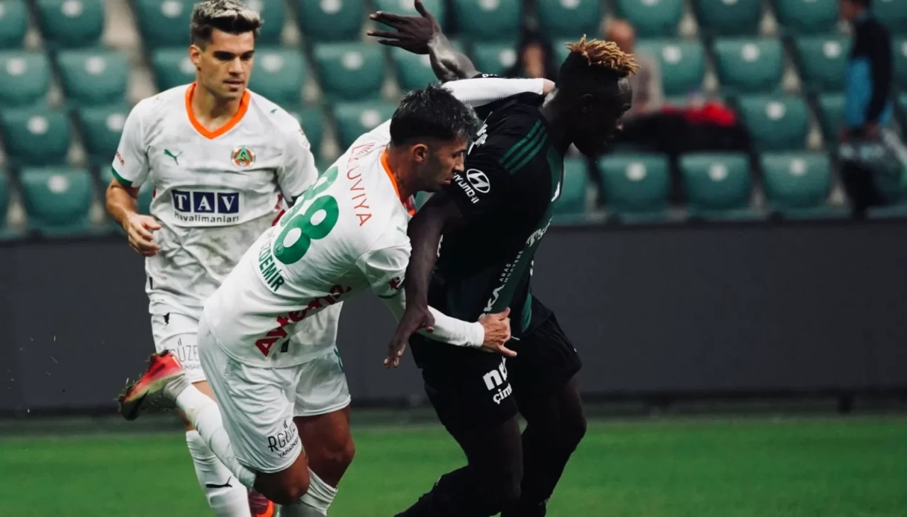 Kocaelispor evinde fırtına gibi esti: Alanyaspor’u 2-0’la geçti
